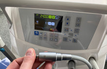 Laden Sie das Bild in den Galerie-Viewer, S220TR Ausstellung